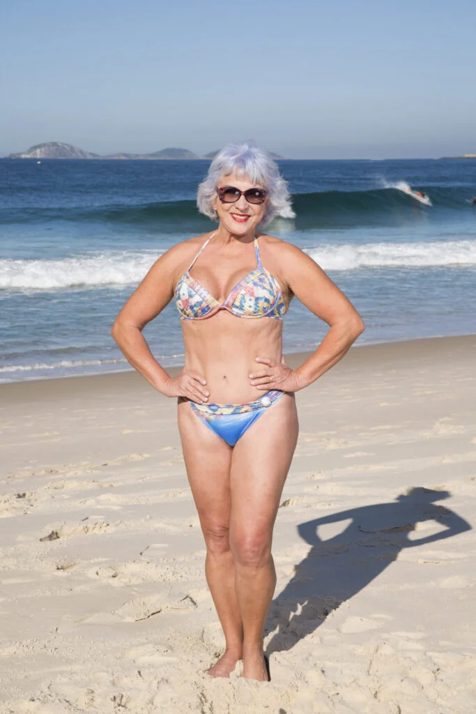 Senhoras de Biquíni. Dayse Brasil, 63 anos. Foto Simone Marinho.