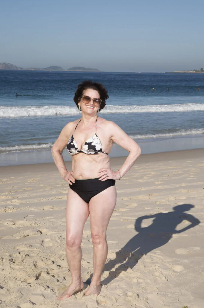 Senhoras de Biquíni. Nelci Girardi, 75 anos. Foto Simone Marinho.