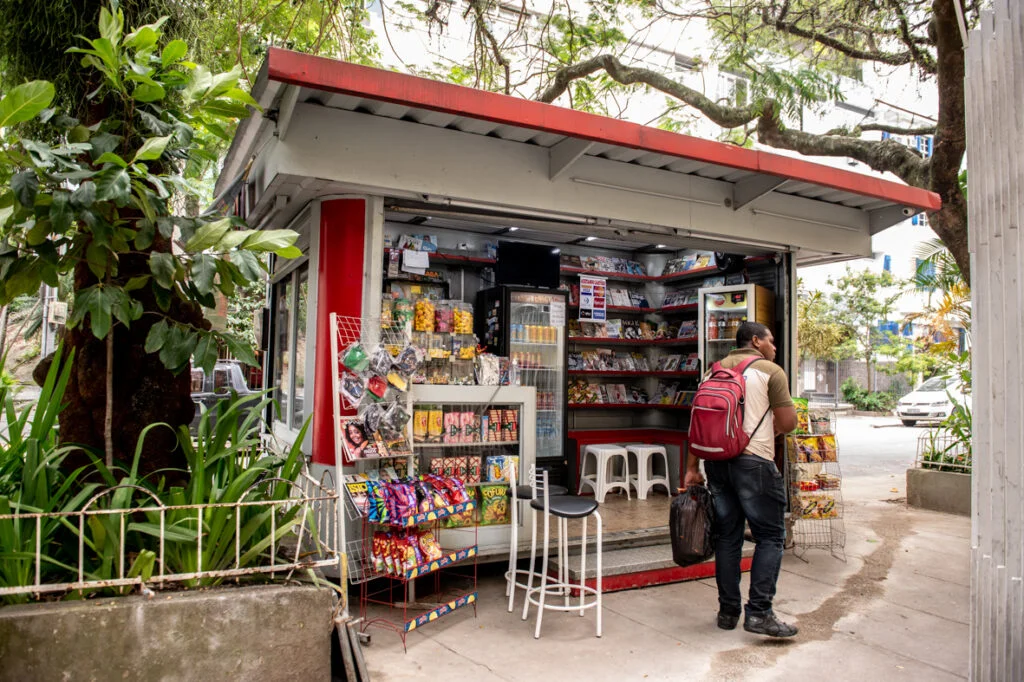 Bancas de Ipanema, projeto selecionado para a Maratona FIF 2020, sob orientação de Joaquim Paiva.